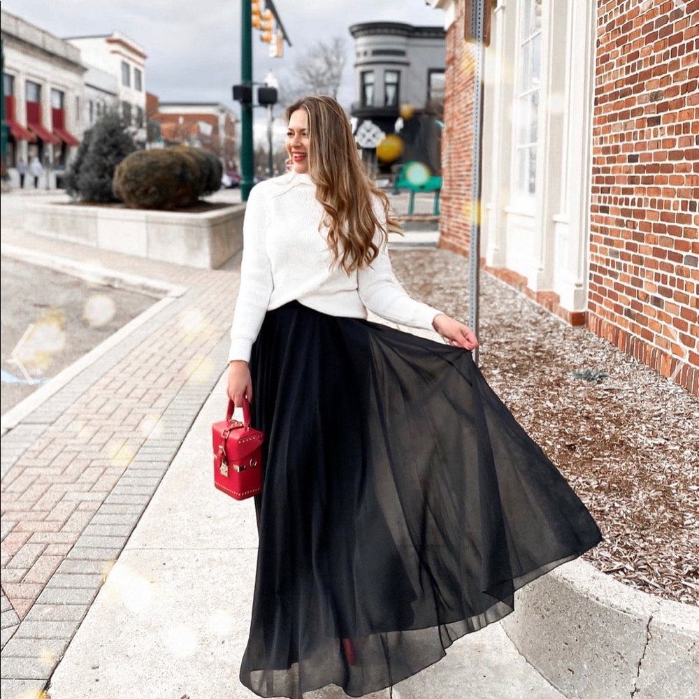 NWT chicwish black chiffon maxi skirt.
